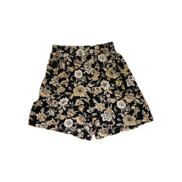 Fundamental Things Petite Shorts Black With Floral. 24/26 Inch Stretchy Waist - Picture 5 of 11